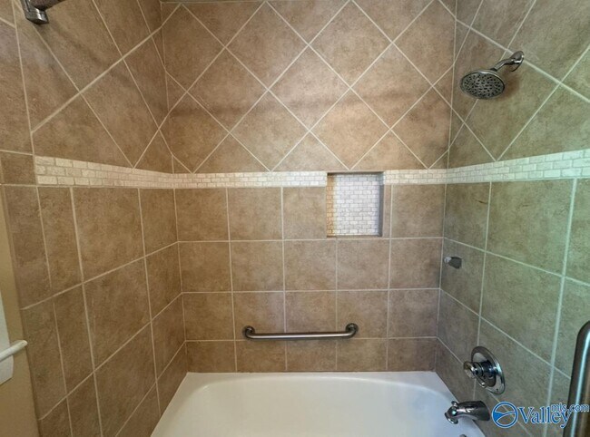 Building Photo - 10011 Strong Dr SE