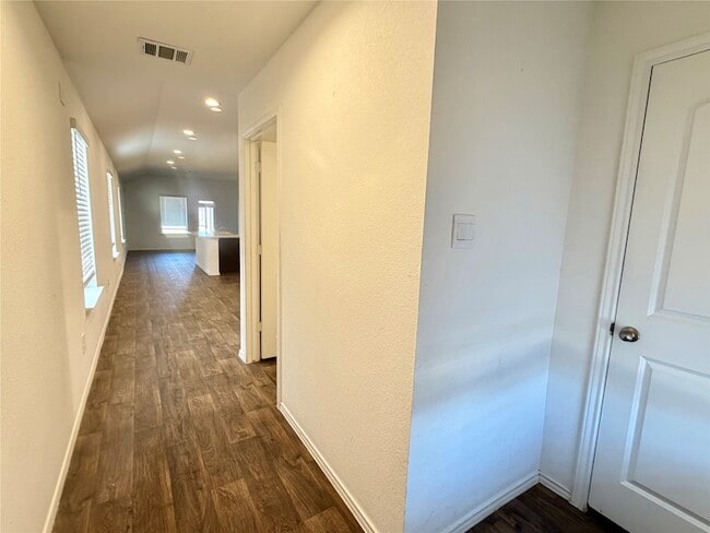 Building Photo - 14858 Cypress Holw Dr