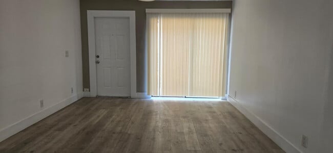 Building Photo - 10930 Royal Palm Blvd