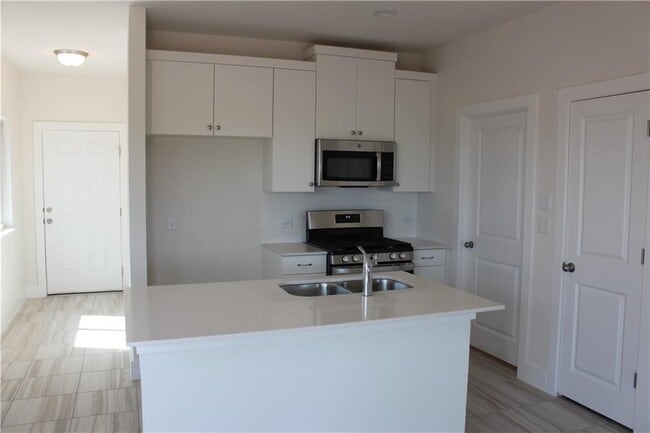 Building Photo - 508 White Steppe Way