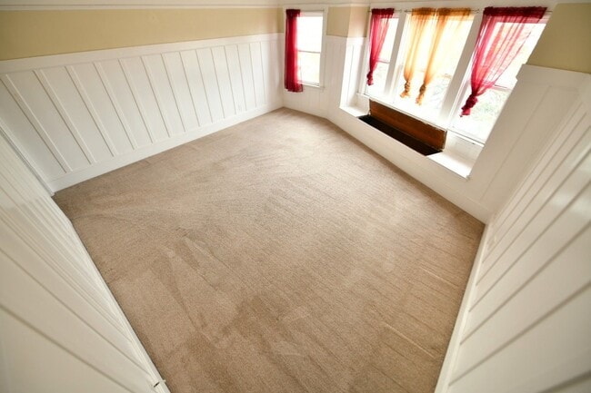 Building Photo - 1p716 - 3055-3061 Adeline Street