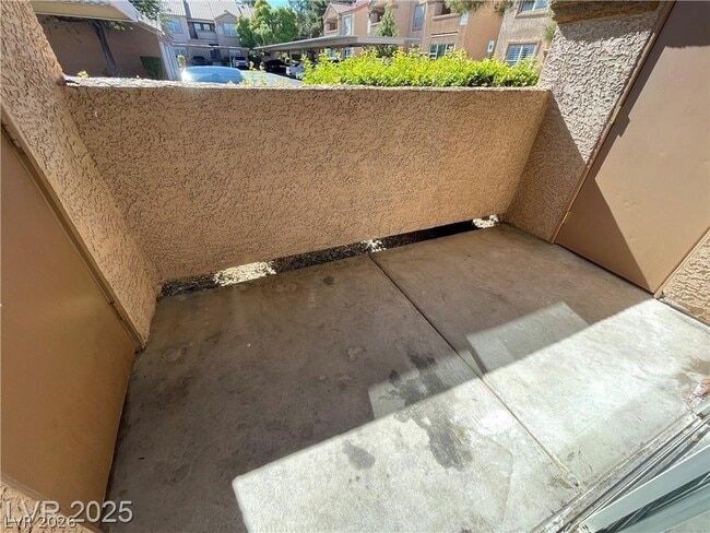 Building Photo - 1150 N Buffalo Dr