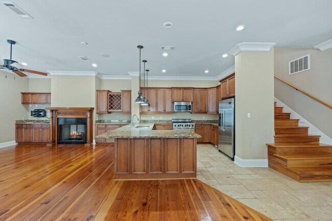 Building Photo - 1842 Ashley Hall Way