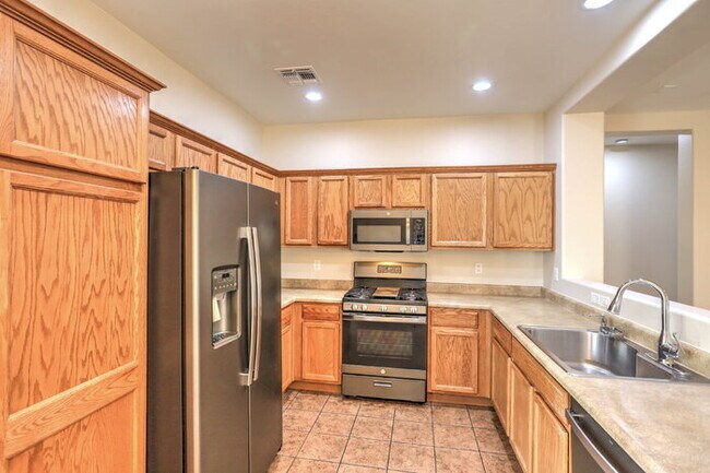 Building Photo - Rancho Sahuarita