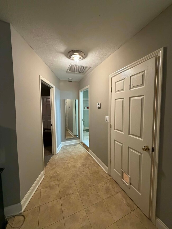 Building Photo - 6610 Golden Gate Pkwy