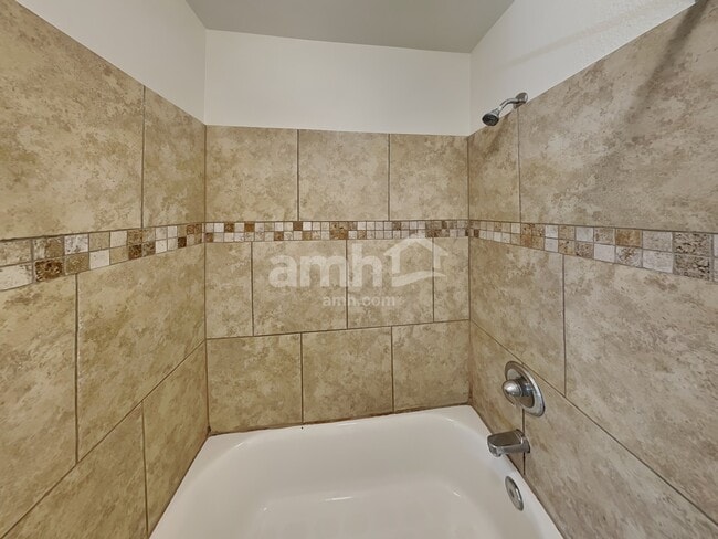 Building Photo - 452 N Rochester