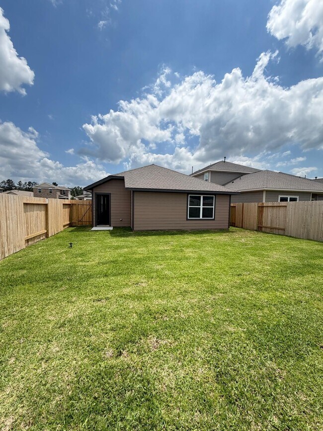 Building Photo - 25248 Leather Leaf Ct
