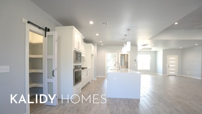 Building Photo - 305 Kirks Holw