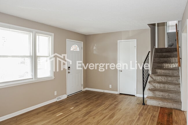 Building Photo - 3216 Teton Dr NW