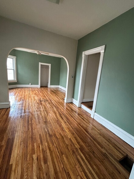 Building Photo - 114 N Orient St