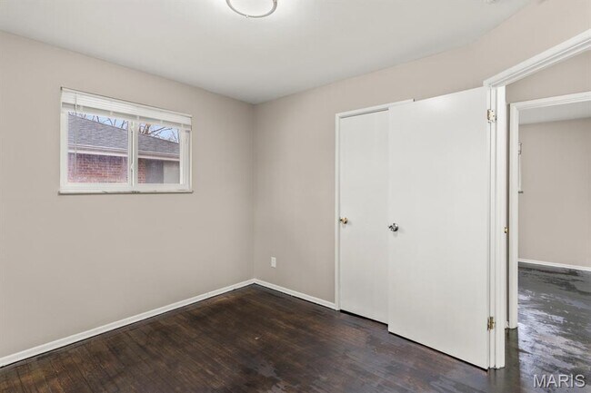 Building Photo - 1223 Reale Ave