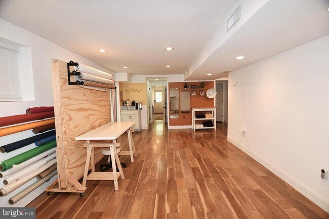 Building Photo - 1 Orchard Ln