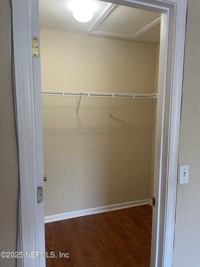 Building Photo - 575 Oakleaf Plantation Pkwy
