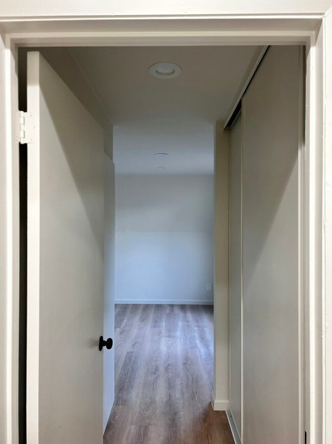 Building Photo - 3919 Buena Vista St