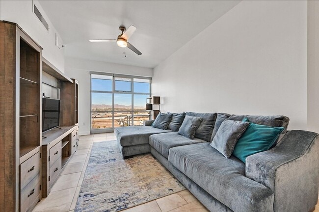 Building Photo - Luxury High-Rise Condo on Downtown Fremont Street!