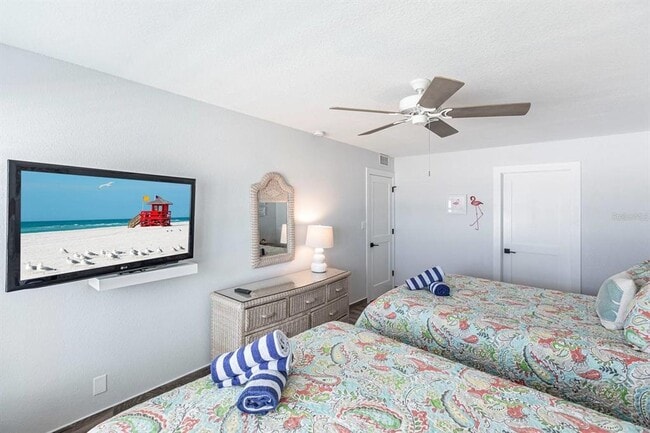 Building Photo - 6154 Midnight Pass Rd