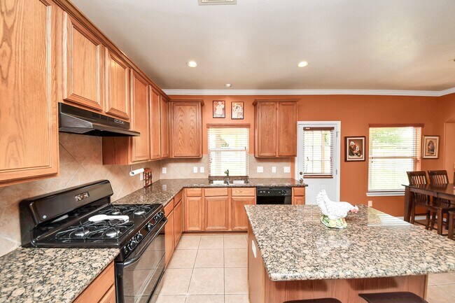 Building Photo - 8614 Riverbend Canyon Ln