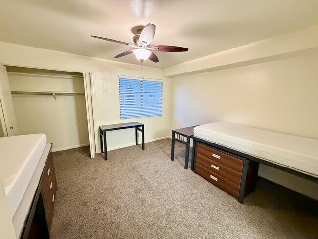 Building Photo - 136 E 400 N