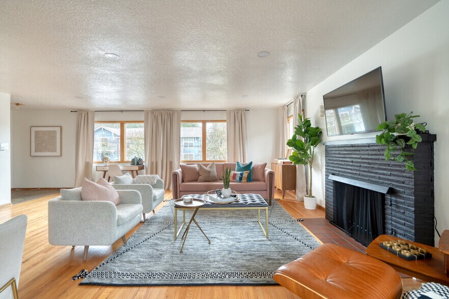 Building Photo - 1509 SW Sunset Blvd