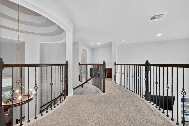 Building Photo - 30148 Southern Sky Dr