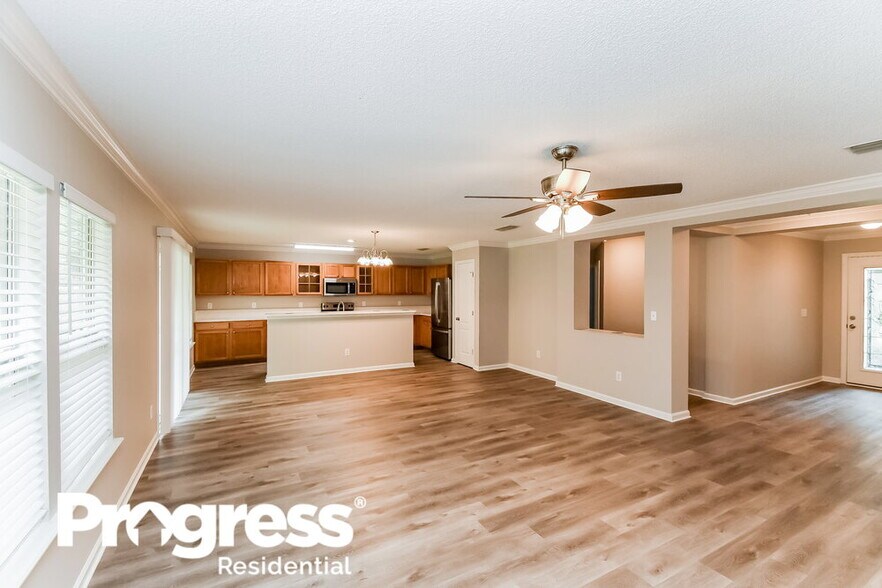 Building Photo - 12248 Pebble Point Dr W