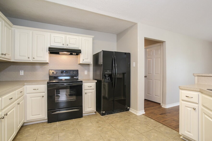 Building Photo - 4723 Comal River Loop