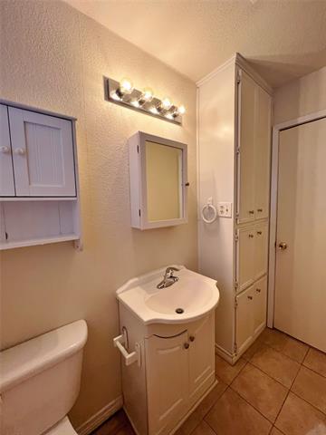 Building Photo - 1319 N Clay St