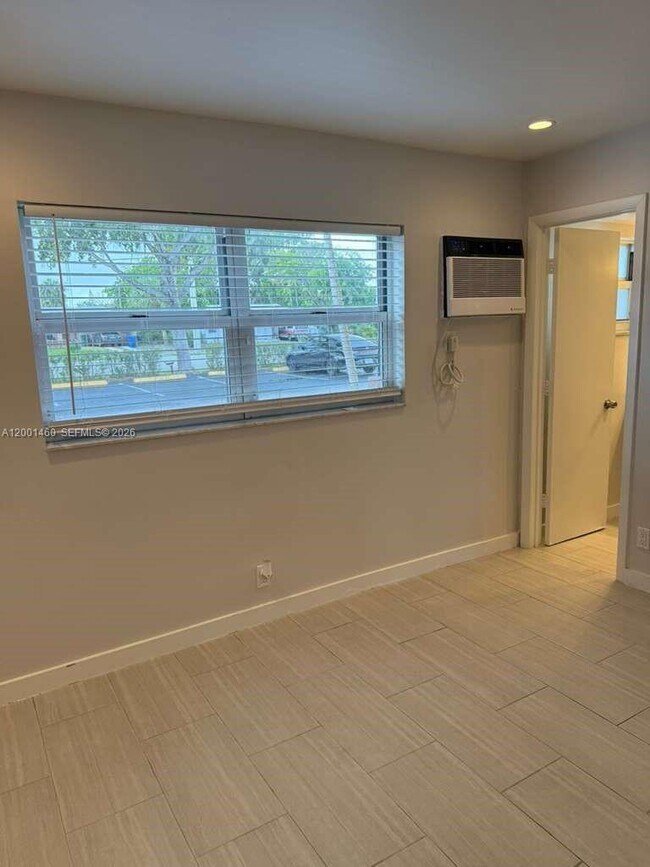 Building Photo - 5150 NE 6th Ave