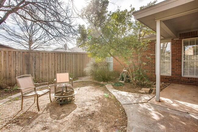 Building Photo - 142 N Utica Ave