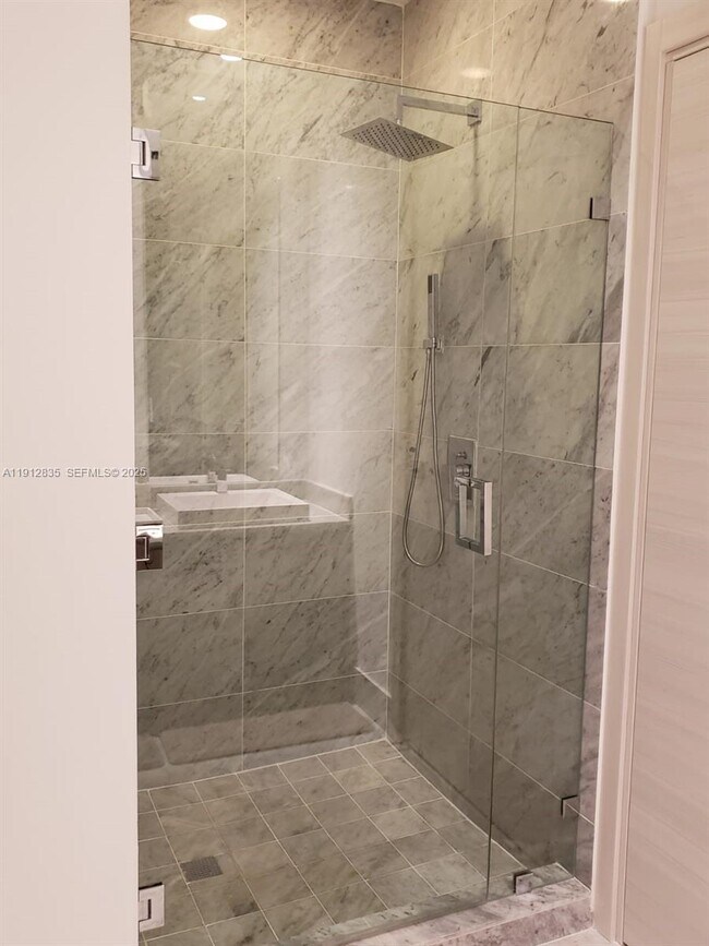 Building Photo - 801 S Miami Ave