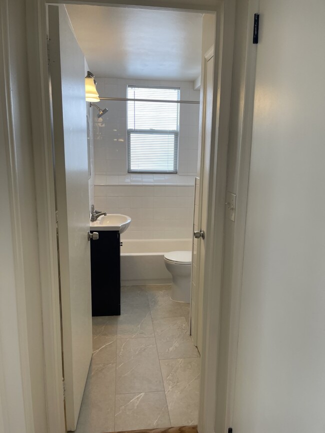 Bathroom - 6017 W 35th St