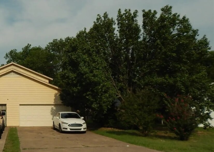 Building Photo - 6738 S 78th East Ave