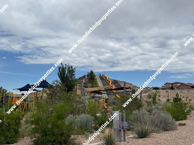 Building Photo - 1523 Borrego Dr SE