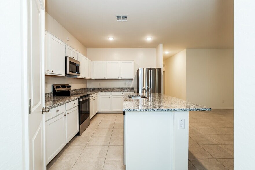 Building Photo - 3974 E Ter Ct