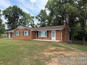 Building Photo - 147 Crooked Ln