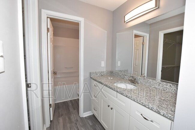 Building Photo - 204 Knell's Ridge Dr