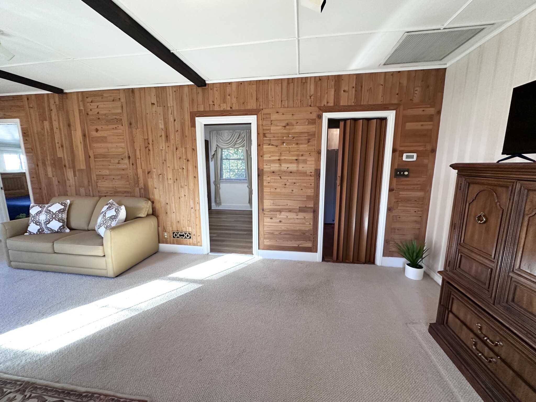 Building Photo - 7445 Orion Ave