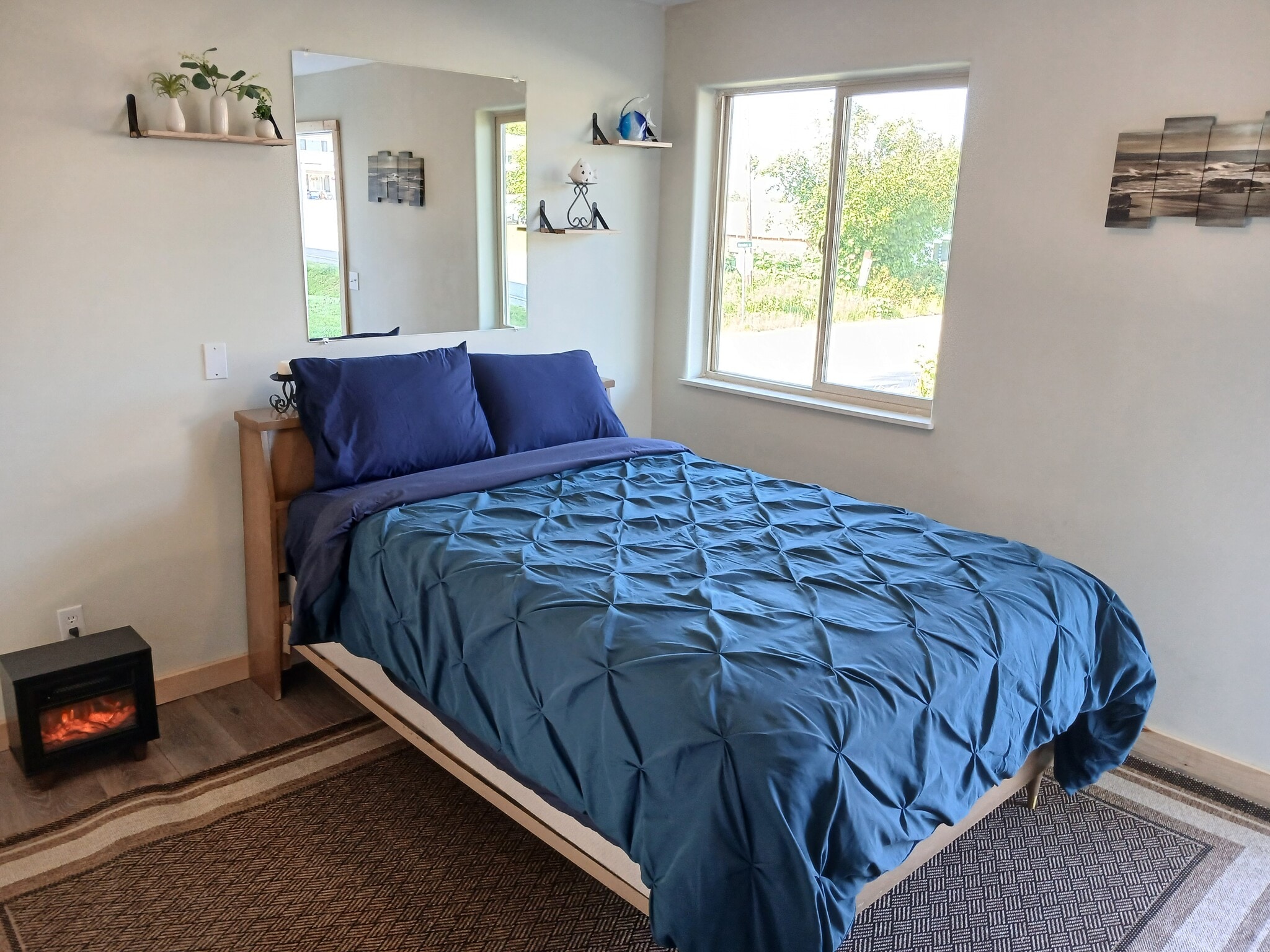 Building Photo - 3936 Svedlund St