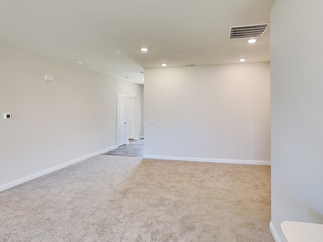 Building Photo - 8842 Faulkner Dr