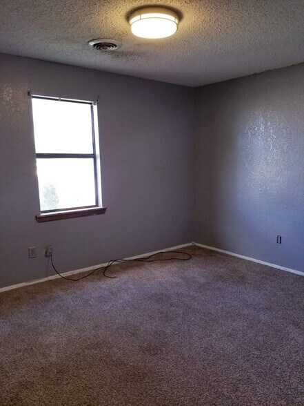 Building Photo - 1503 College Ave