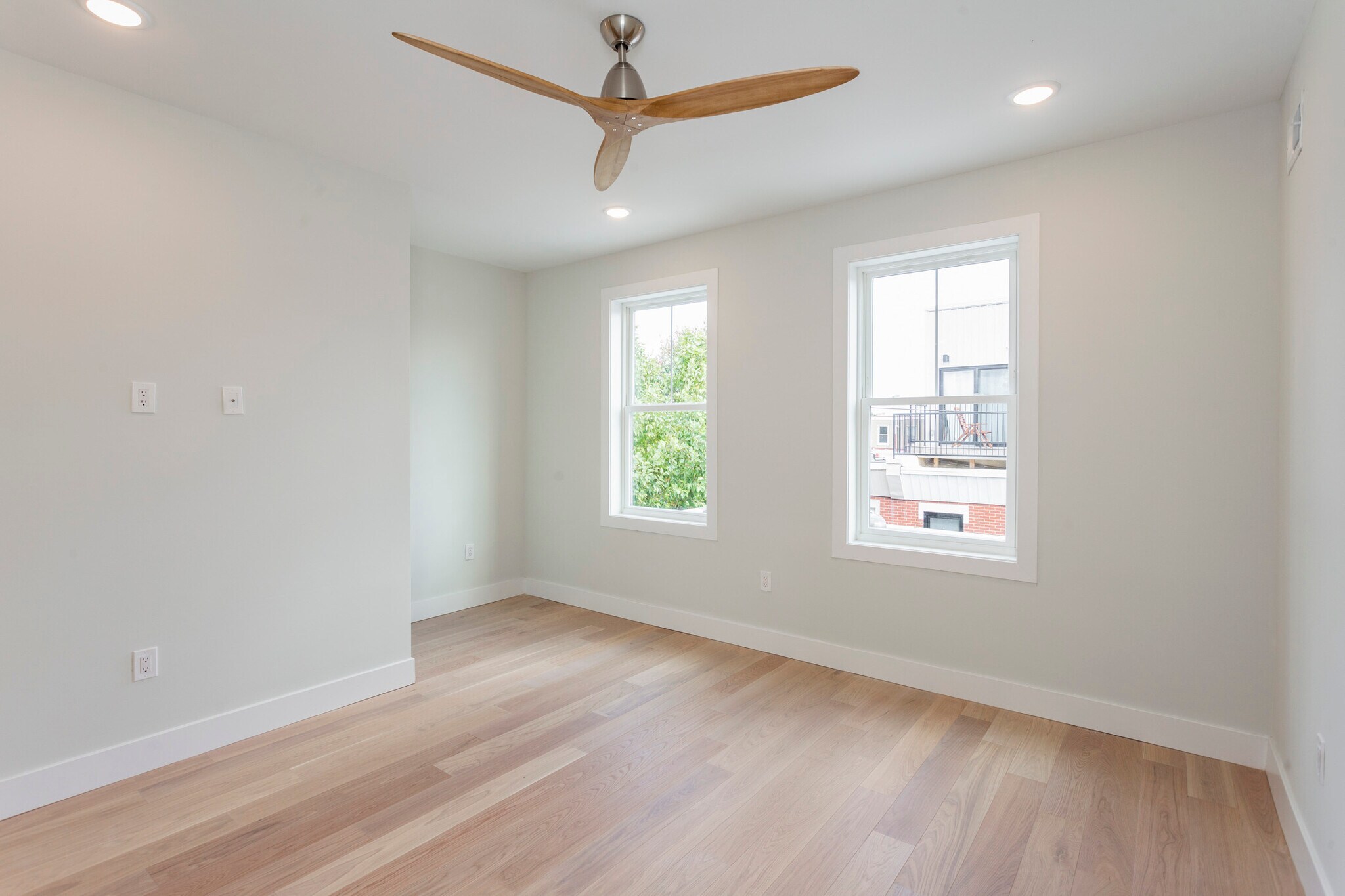 3RD FL, MASTER BEDROOM - 1448 E Wilt St