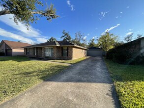 Building Photo - 9015 Eldora Dr