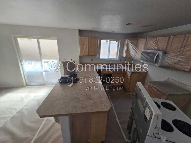 Building Photo - 2820 SW Juniper Ave