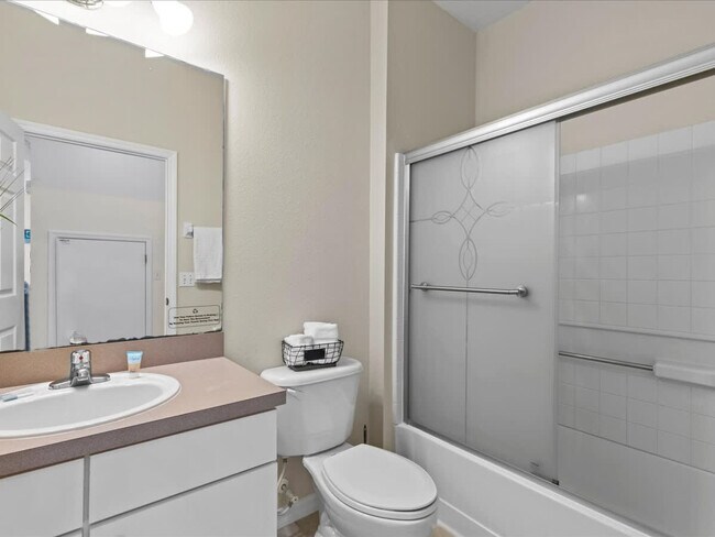 Building Photo - 113 Pompano Beach Dr