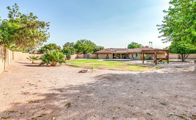 Building Photo - 8532 E San Bruno Dr