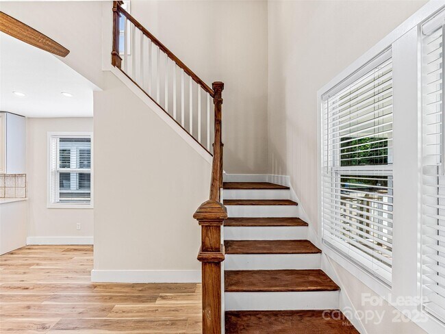 Building Photo - 42 Forsythe St