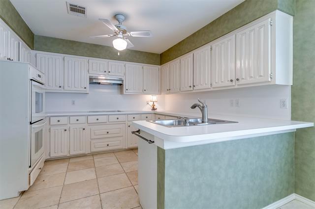 Building Photo - 208 Simmons Dr