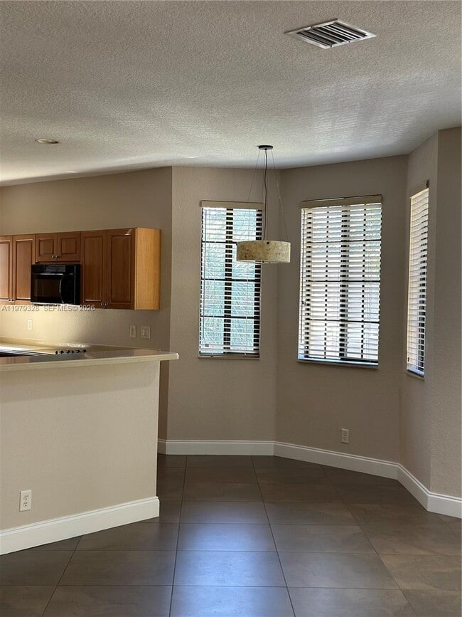 Building Photo - 2810 Center Ct Dr