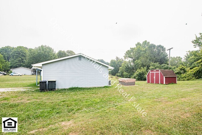 Building Photo - New Home in Kendallville now ready for rent!!