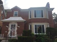 Building Photo - "Charming 3-Bedroom Detroit Home with Gran...